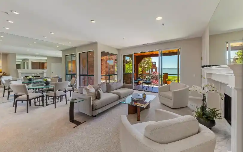 Sweeping Bay Views – image 3