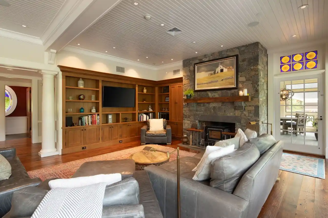 Spectacular Alford Mountain Estate: Guest House & Resort Amenities on – image 5