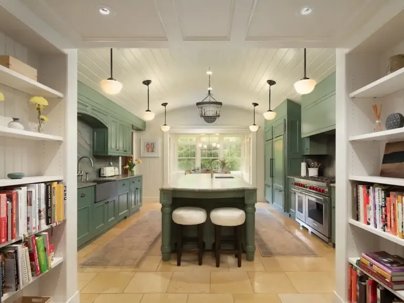 Spectacular Alford Mountain Estate: Guest House & Resort Amenities on – image 14