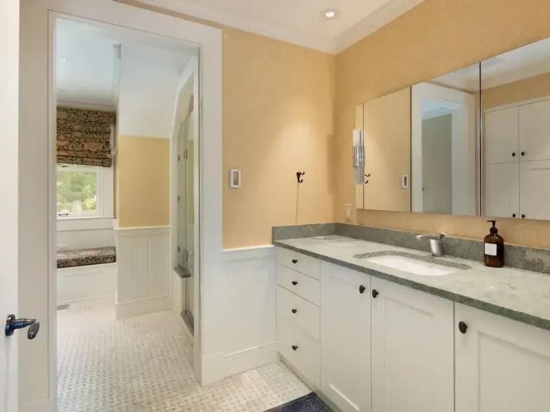 Spectacular Alford Mountain Estate: Guest House & Resort Amenities on – image 24