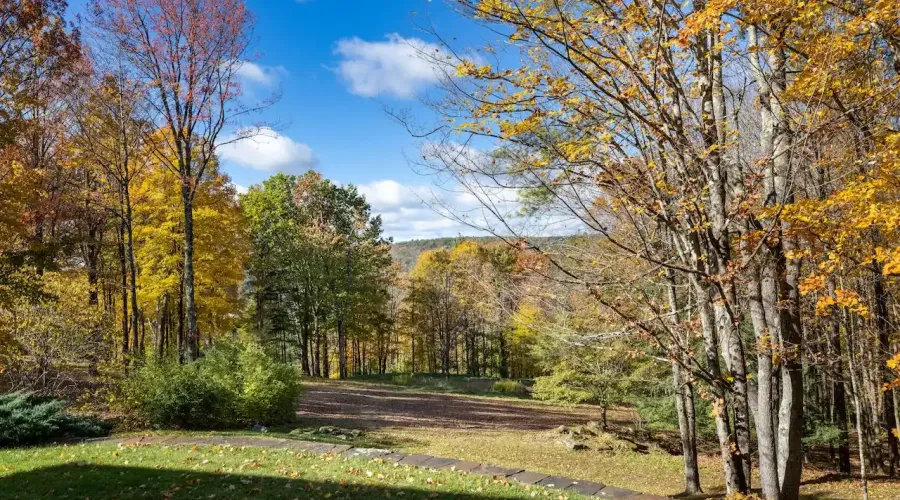 Address not available!, 12 Rooms Rooms,5 BathroomsBathrooms,Residential,For Sale,East,1850679