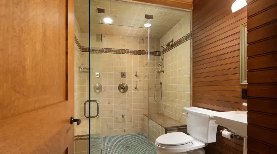 Address not available!, 12 Rooms Rooms,5 BathroomsBathrooms,Residential,For Sale,East,1850679