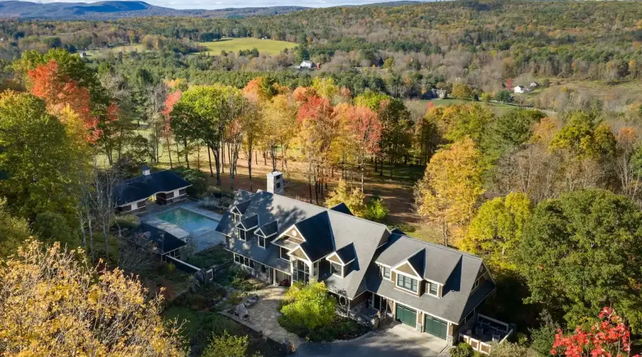 Address not available!, 12 Rooms Rooms,5 BathroomsBathrooms,Residential,For Sale,East,1850679