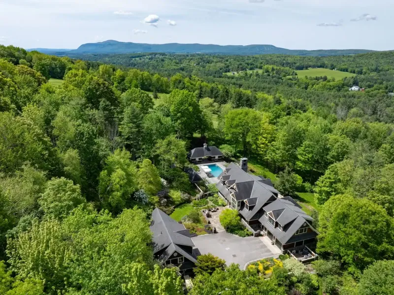 Spectacular Alford Mountain Estate: Guest House & Resort Amenities on – image 48
