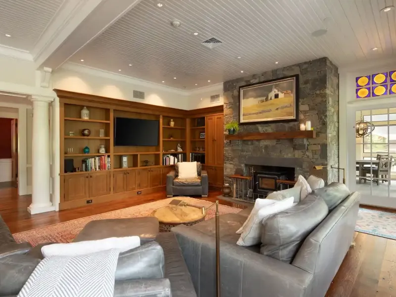 Spectacular Alford Mountain Estate: Guest House & Resort Amenities on – image 5
