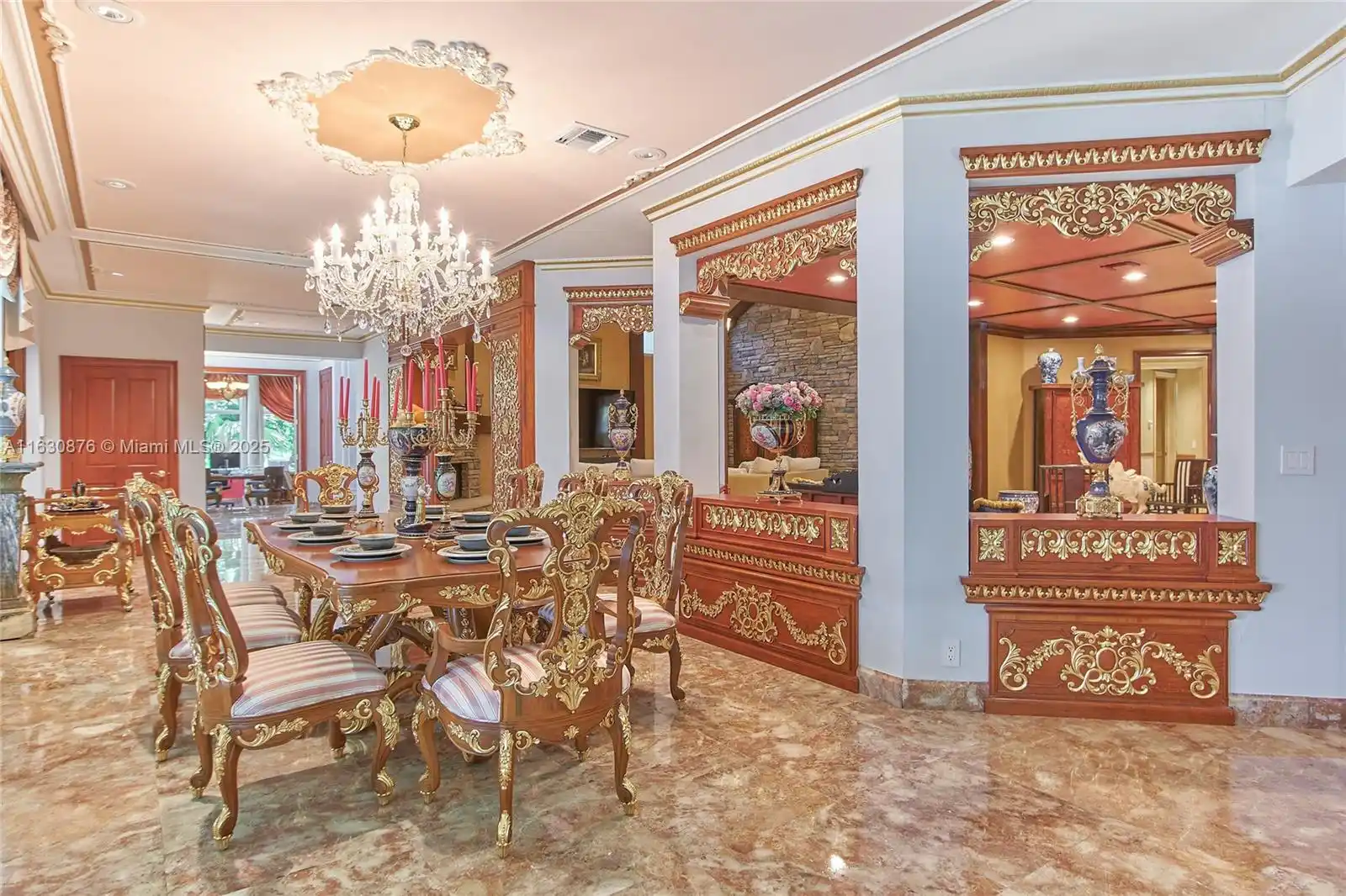 Luxury Lakeside Living in Weston’s Prestigious Windmill Ranches – image 12