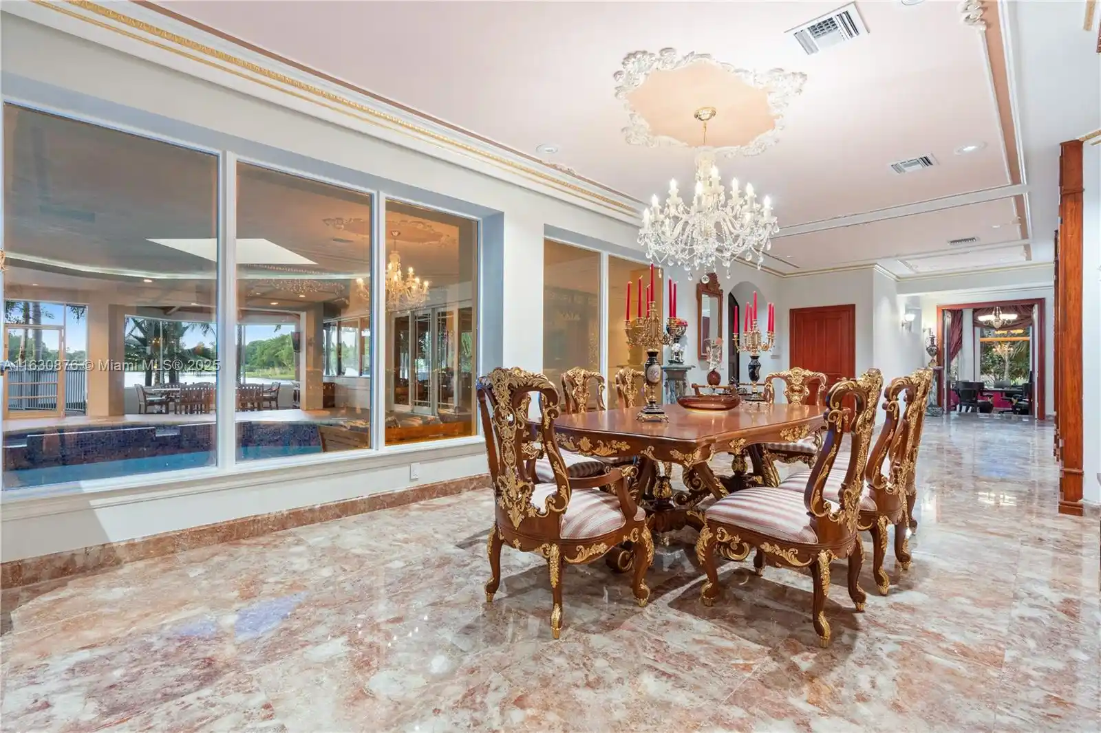 Luxury Lakeside Living in Weston’s Prestigious Windmill Ranches – image 11