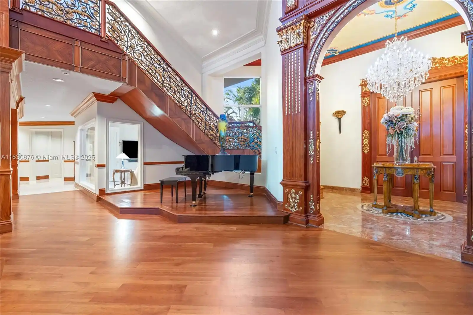 Luxury Lakeside Living in Weston’s Prestigious Windmill Ranches – image 6