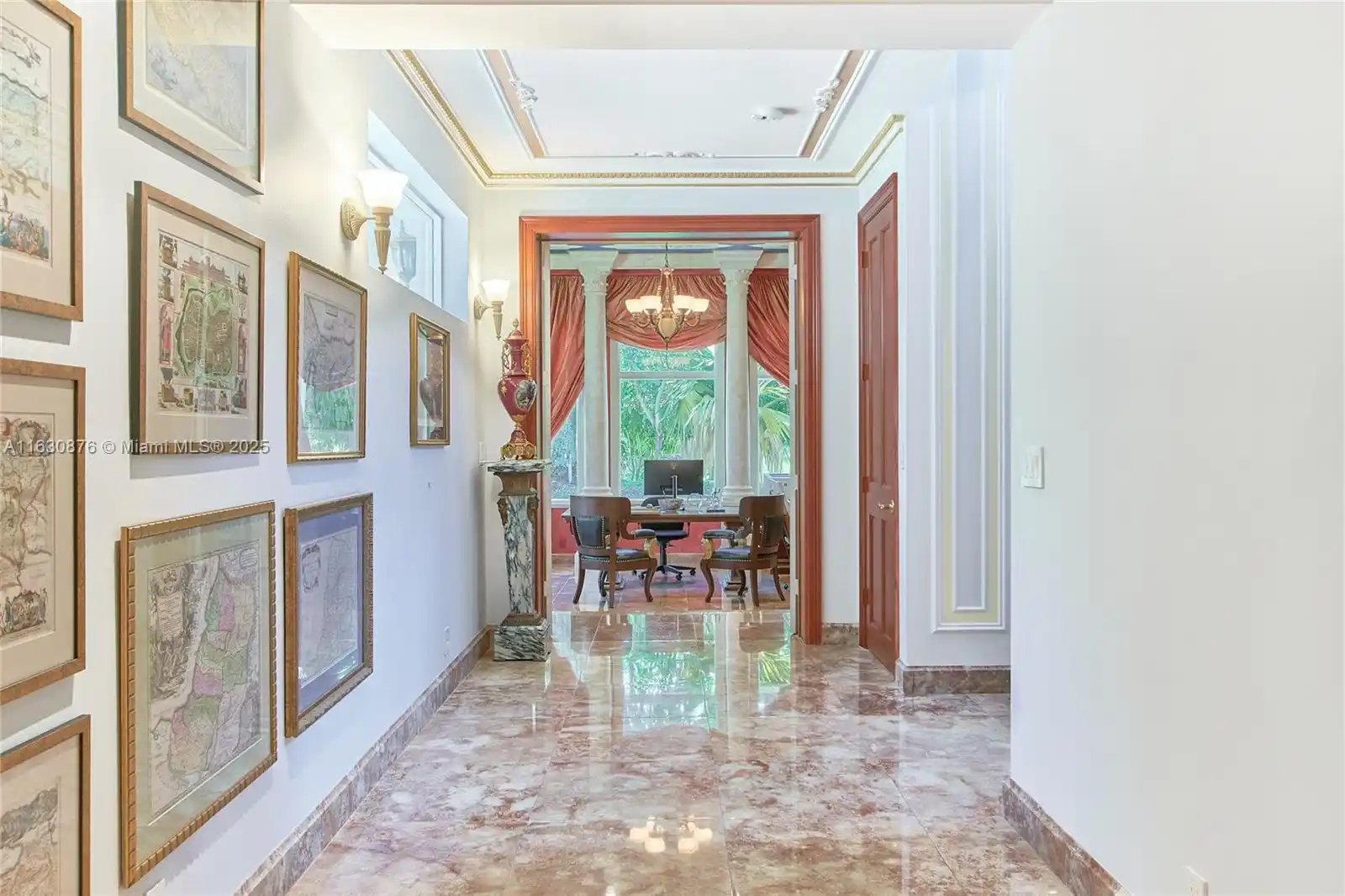 Luxury Lakeside Living in Weston’s Prestigious Windmill Ranches – image 13