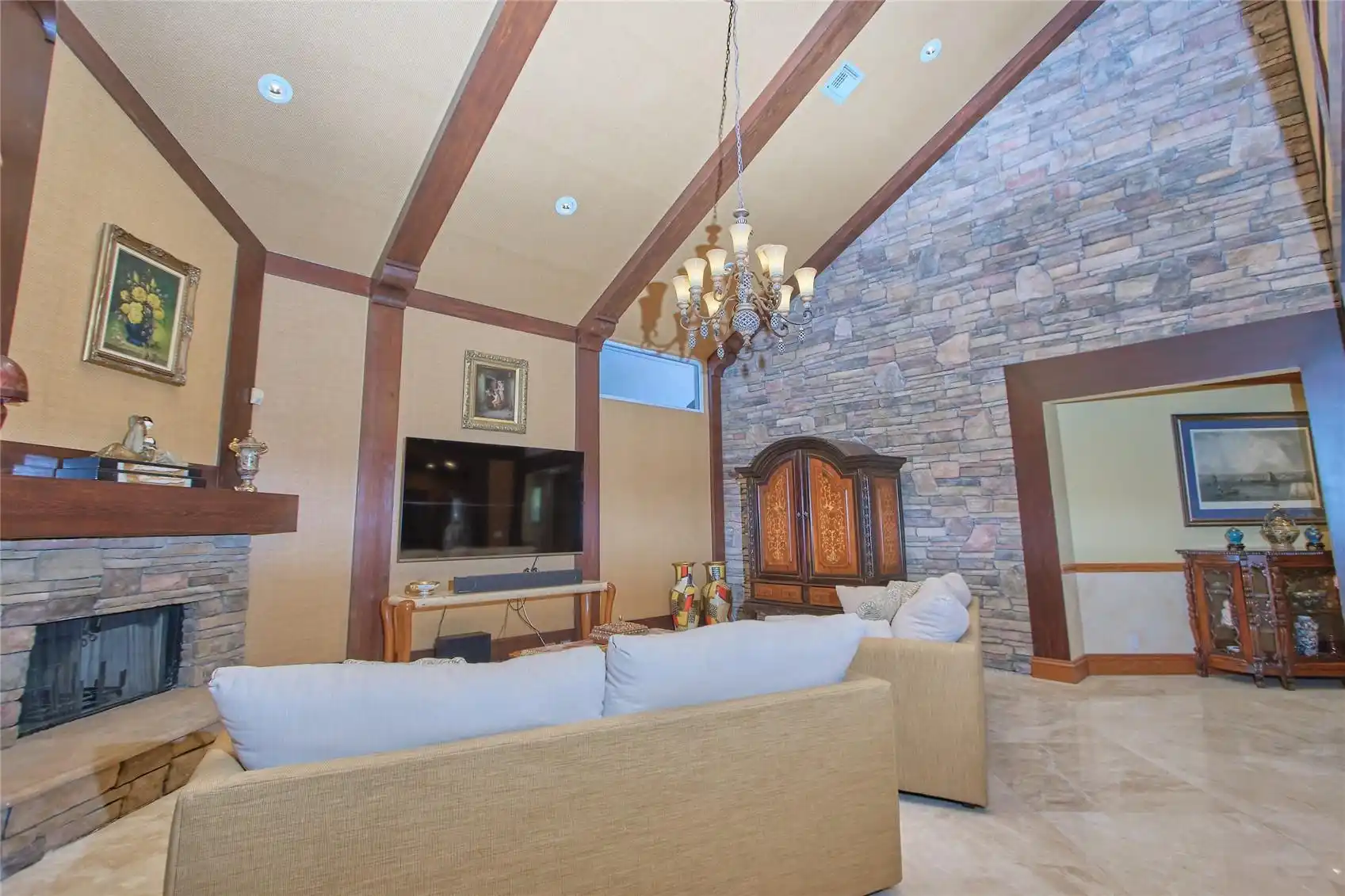 Luxury Lakeside Living in Weston’s Prestigious Windmill Ranches – image 15