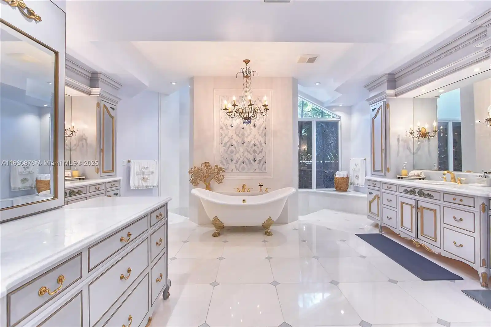 Luxury Lakeside Living in Weston’s Prestigious Windmill Ranches – image 36
