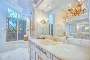 Luxury Lakeside Living in Weston’s Prestigious Windmill Ranches – image 37