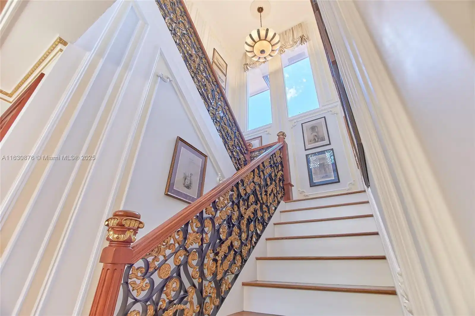 Luxury Lakeside Living in Weston’s Prestigious Windmill Ranches – image 21