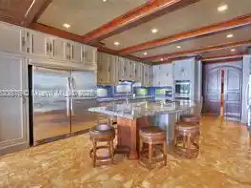Luxury Lakeside Living in Weston’s Prestigious Windmill Ranches – image 41