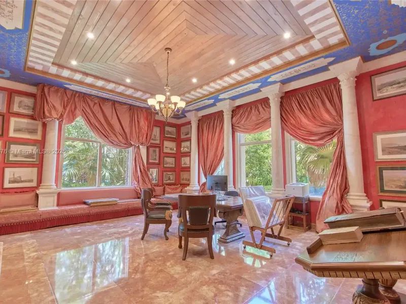 Luxury Lakeside Living in Weston’s Prestigious Windmill Ranches – image 16