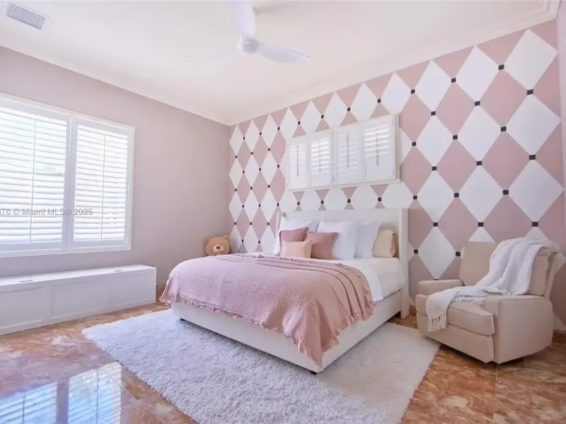 Luxury Lakeside Living in Weston’s Prestigious Windmill Ranches – image 25