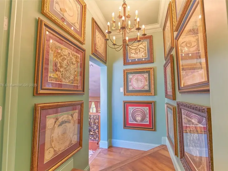 Luxury Lakeside Living in Weston’s Prestigious Windmill Ranches – image 29