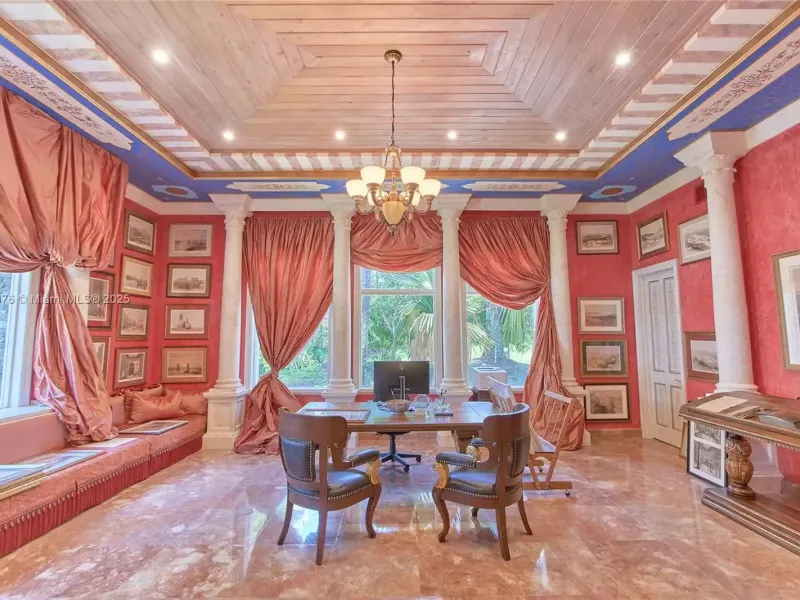 Luxury Lakeside Living in Weston’s Prestigious Windmill Ranches – image 17
