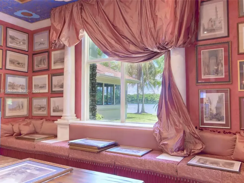 Luxury Lakeside Living in Weston’s Prestigious Windmill Ranches – image 18