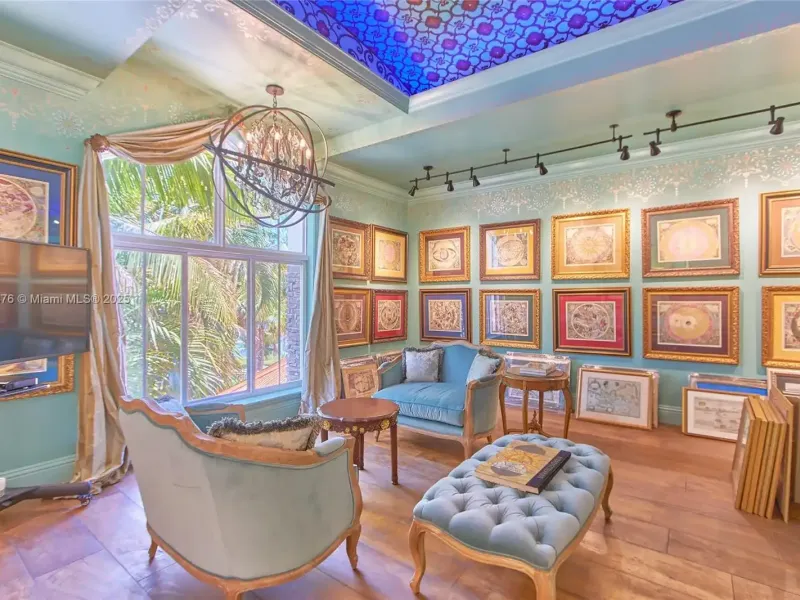 Luxury Lakeside Living in Weston’s Prestigious Windmill Ranches – image 28