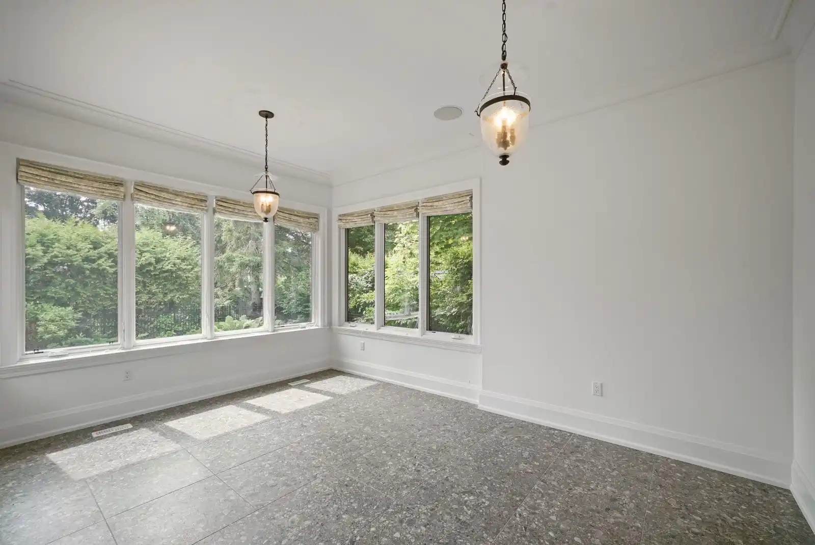 190 Maplewood Road, Mississauga (W12659750) – image 38