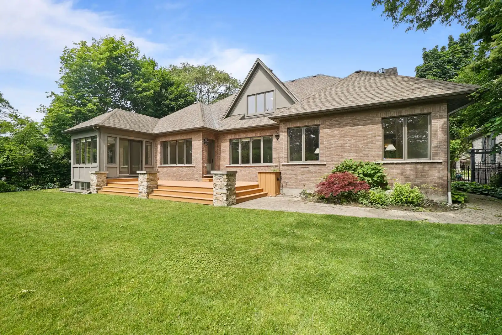 190 Maplewood Road, Mississauga (W12659750) – image 47