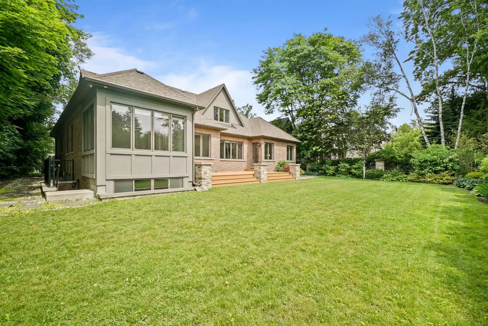 190 Maplewood Road, Mississauga (W12659750) – image 49