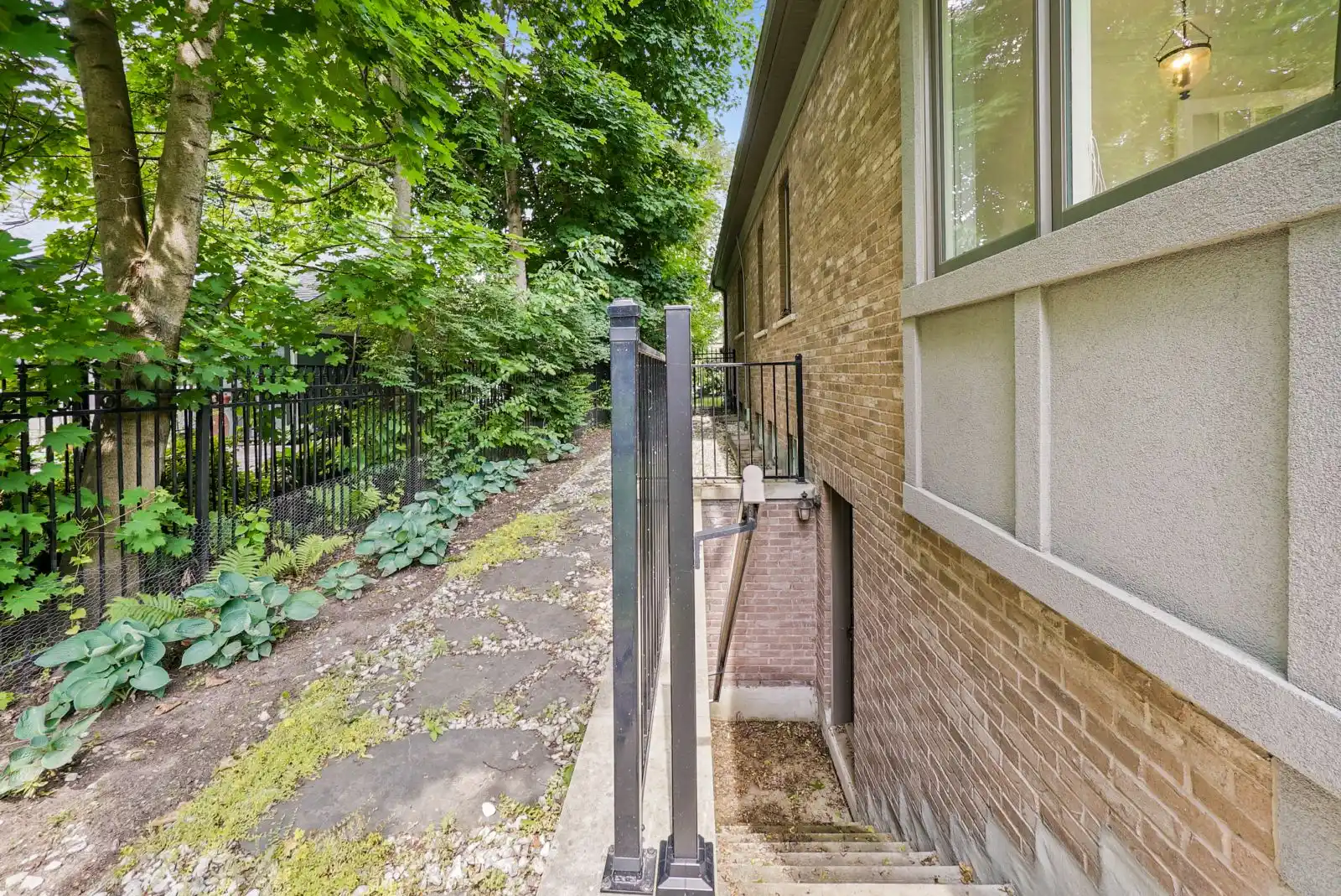 190 Maplewood Road, Mississauga (W12659750) – image 51