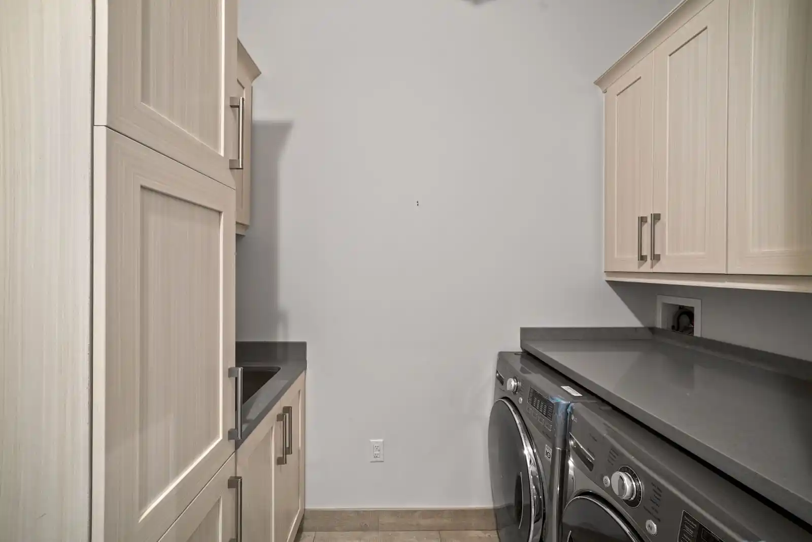 190 Maplewood Road, Mississauga (W12659750) – image 59