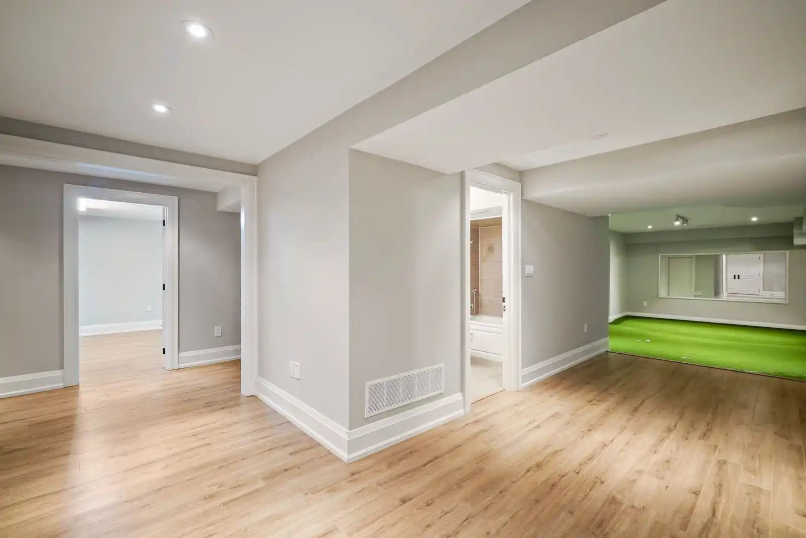 190 Maplewood Road, Mississauga (W12659750) – image 60