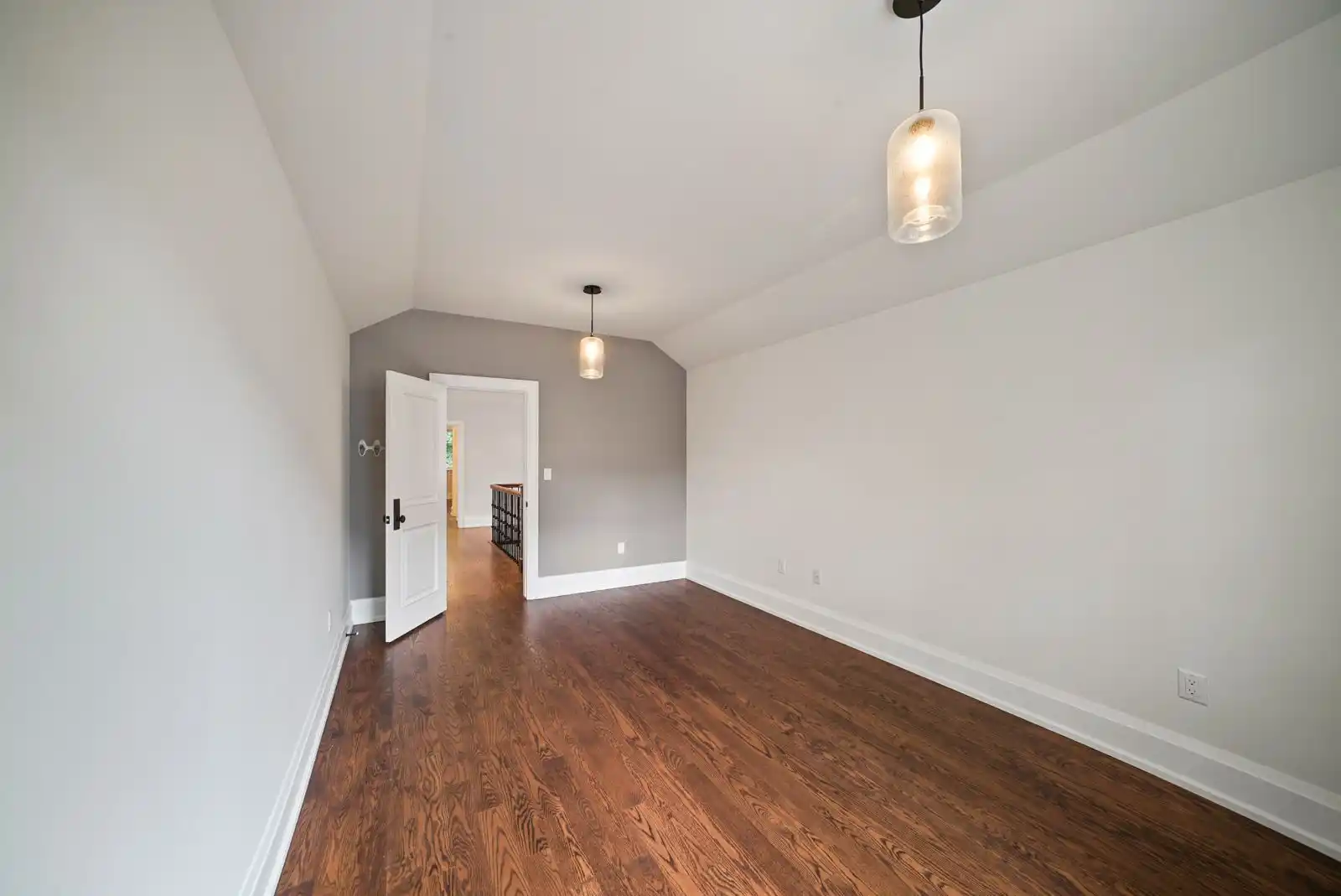 190 Maplewood Road, Mississauga (W12659750) – image 75