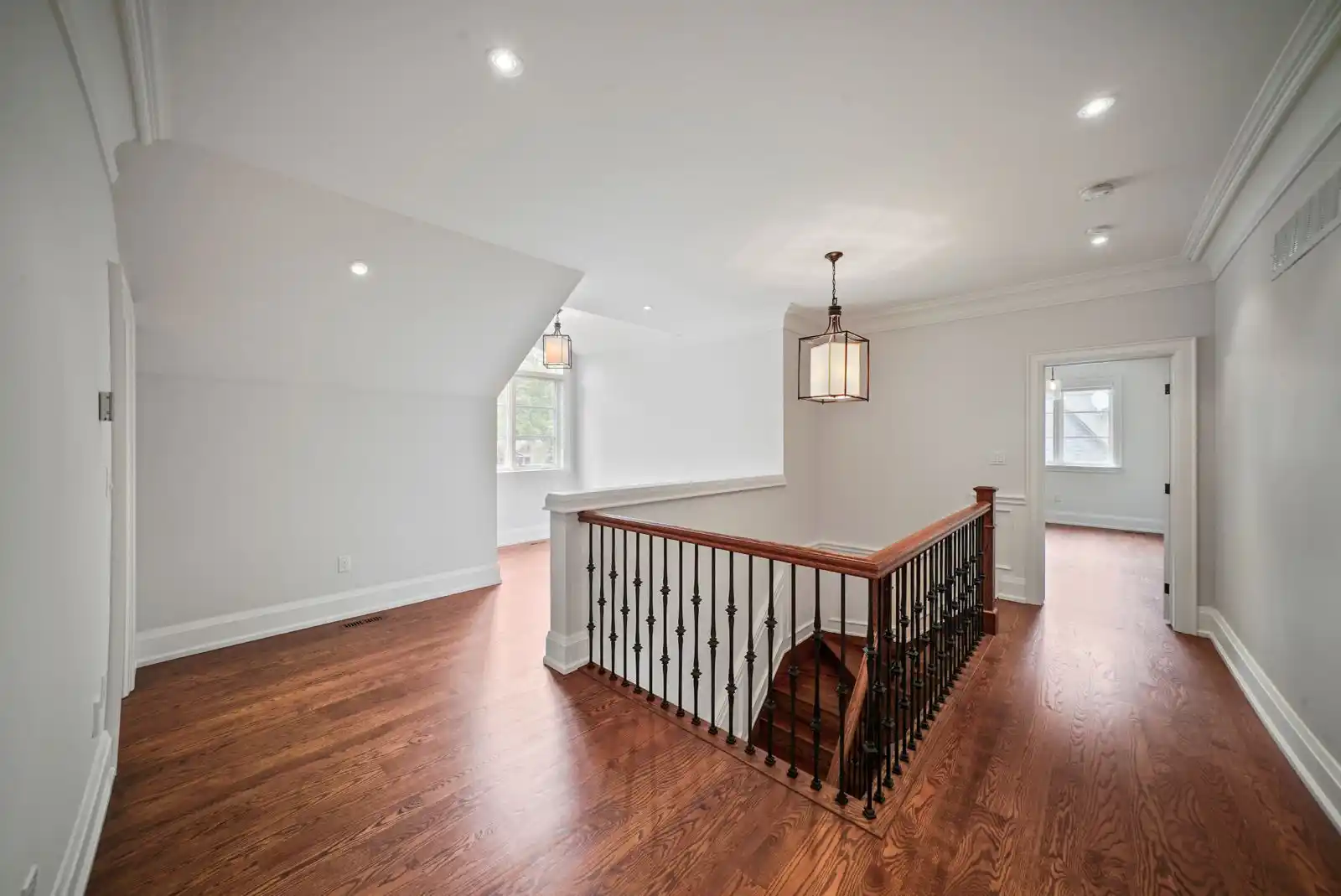 190 Maplewood Road, Mississauga (W12659750) – image 77