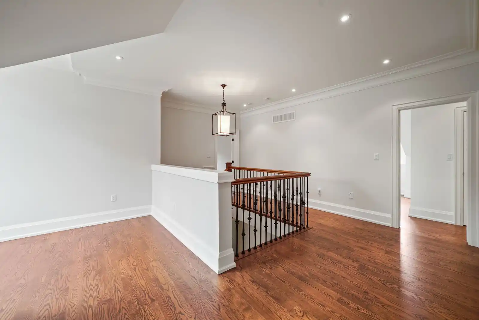 190 Maplewood Road, Mississauga (W12659750) – image 93