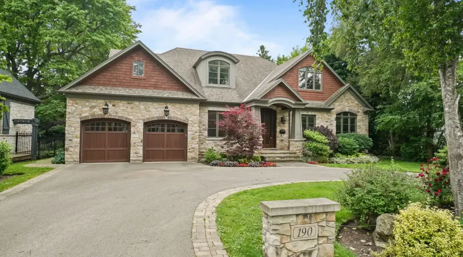 190 Maplewood Road, Mississauga, Ontario, L5G 2M6, Canada, 6 Bedrooms Bedrooms, ,6 BathroomsBathrooms,Residential,For Sale,Maplewood Road,1871837