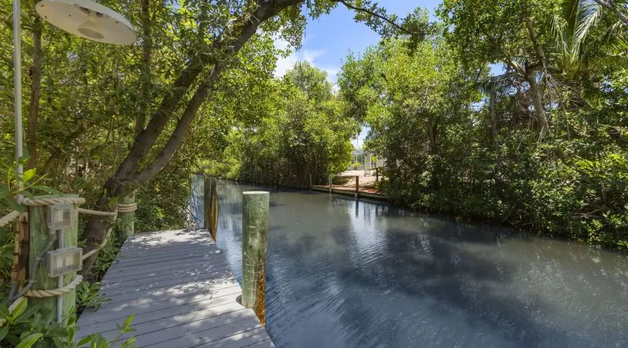1062 South Yachtsman Drive, Sanibel, Florida, 33957, United States, 3 Bedrooms Bedrooms, 11 Rooms Rooms,3 BathroomsBathrooms,Residential,For Sale,South Yachtsman,1876888