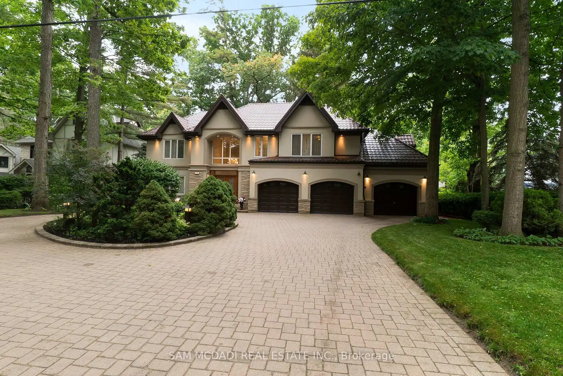 978 Tennyson Avenue, Mississauga (W12464431) – image 1