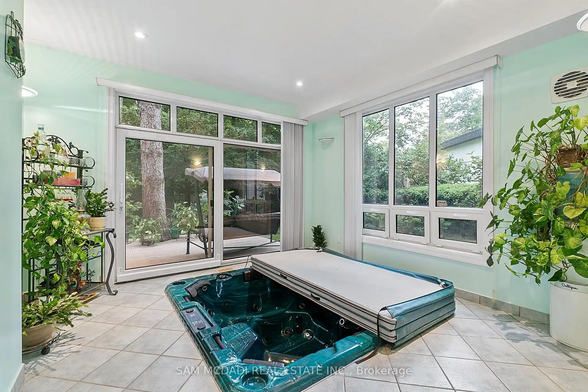 978 Tennyson Avenue, Mississauga (W12464431) – image 17