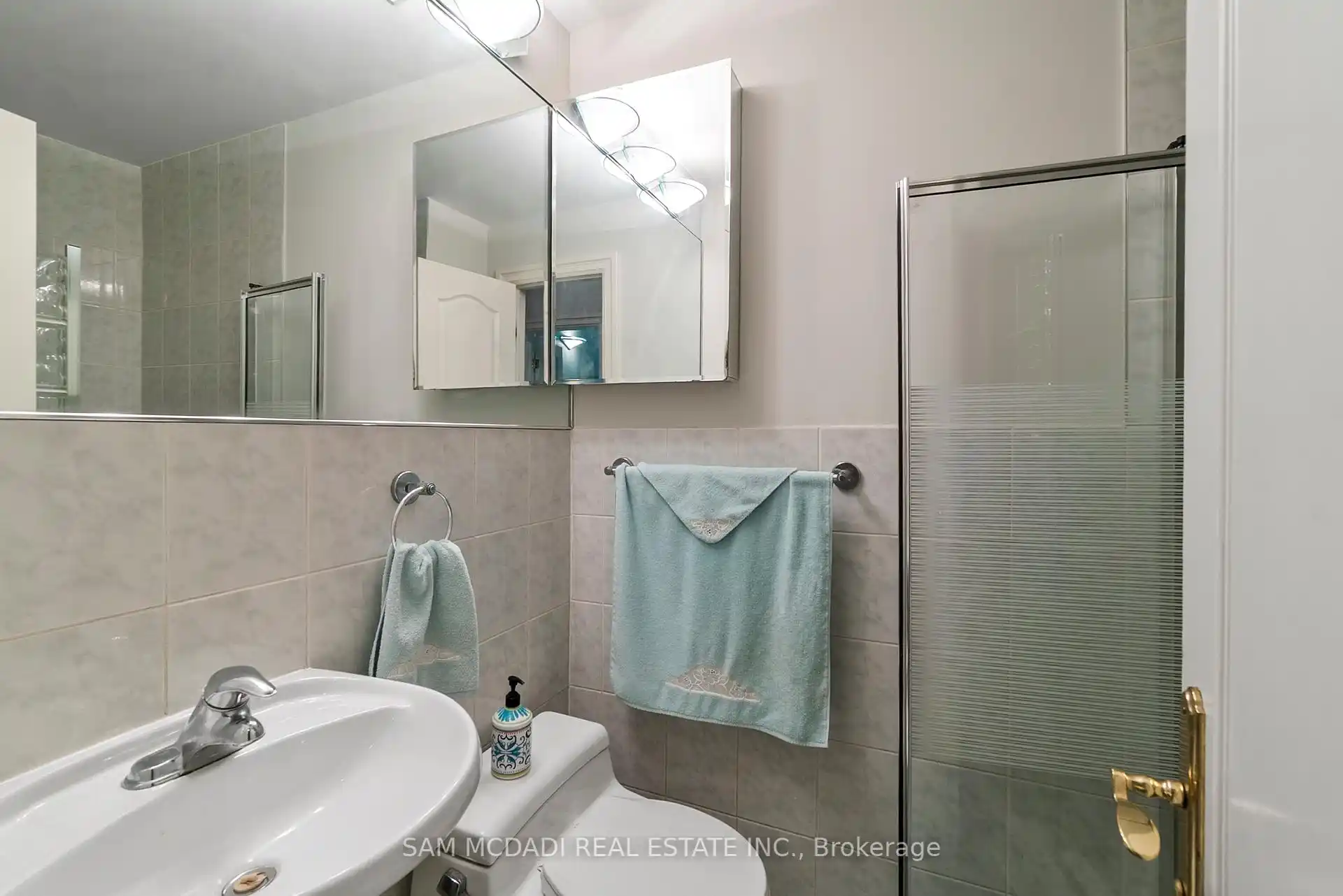 978 Tennyson Avenue, Mississauga (W12464431) – image 19