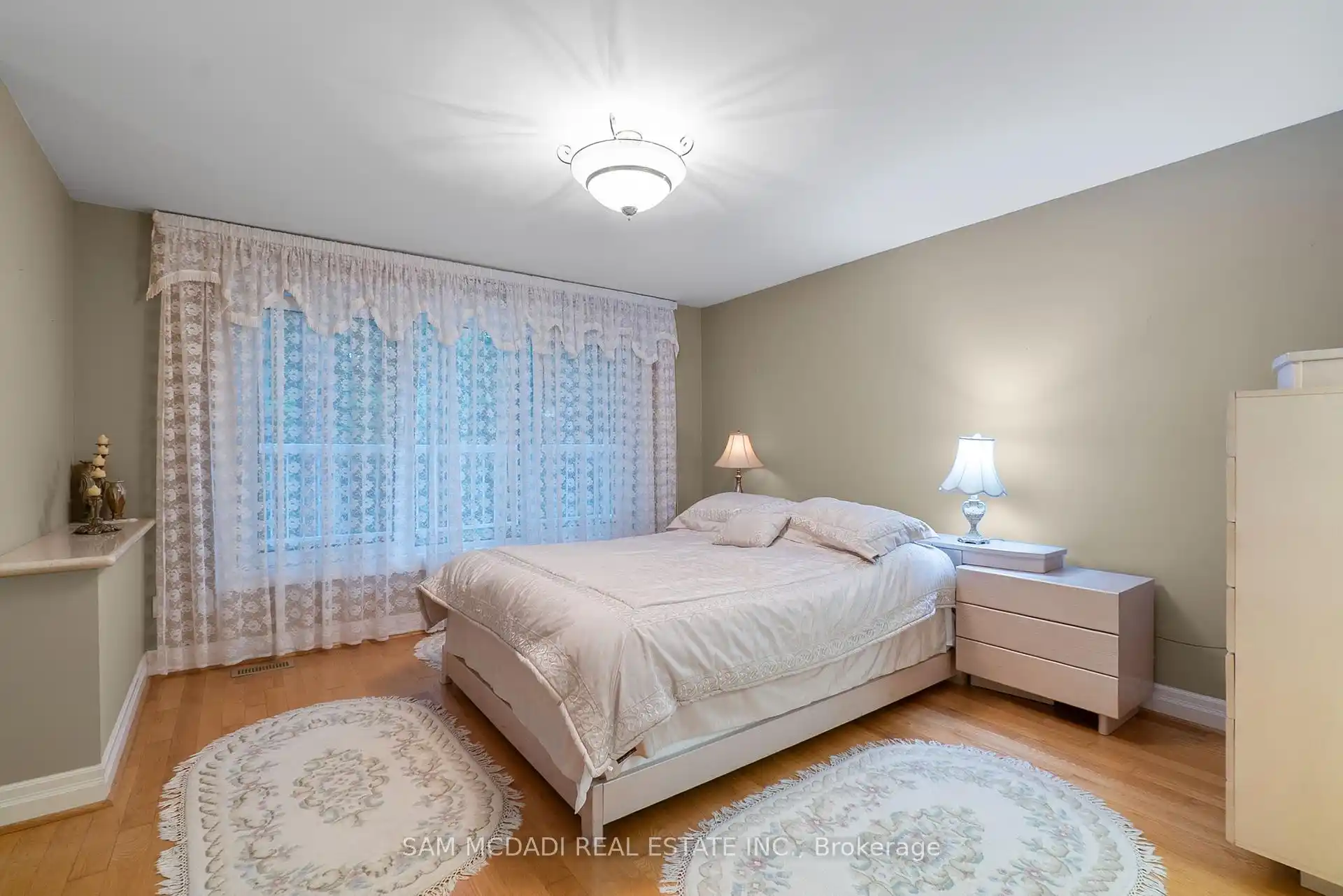 978 Tennyson Avenue, Mississauga (W12464431) – image 21