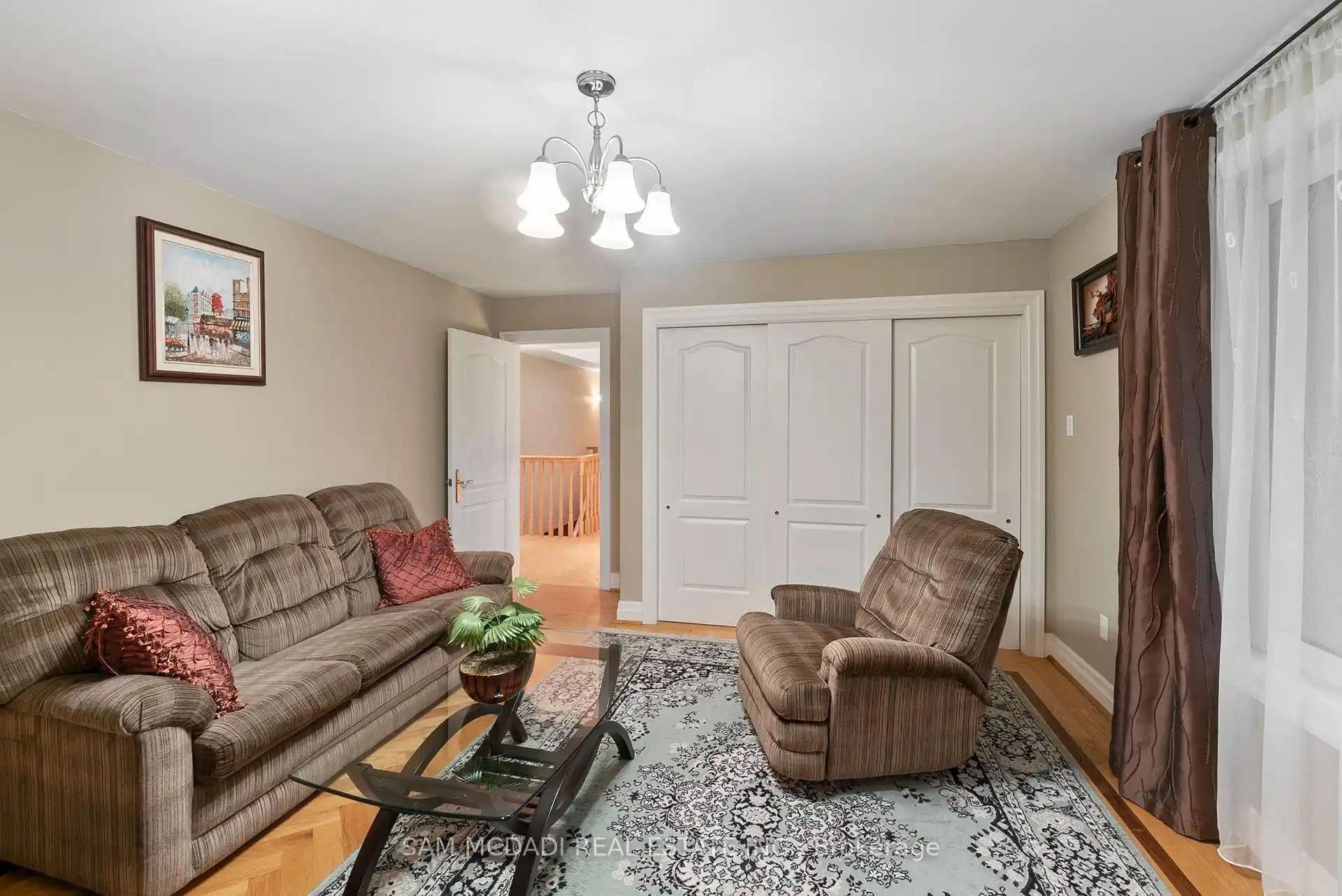 978 Tennyson Avenue, Mississauga (W12464431) – image 32