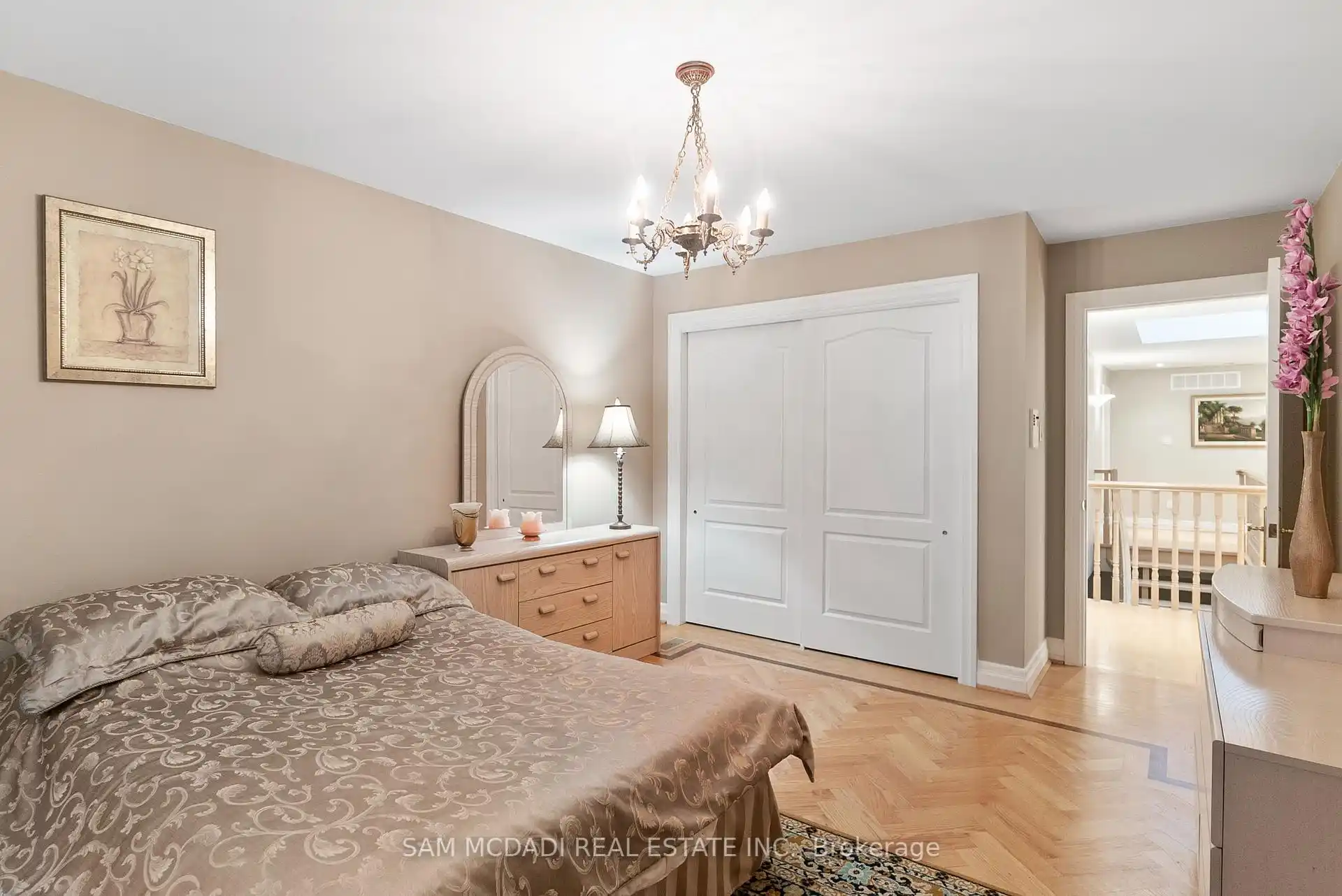 978 Tennyson Avenue, Mississauga (W12464431) – image 34