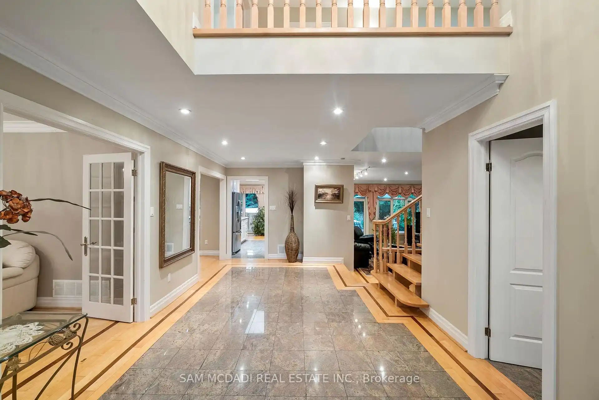 978 Tennyson Avenue, Mississauga (W12464431) – image 4