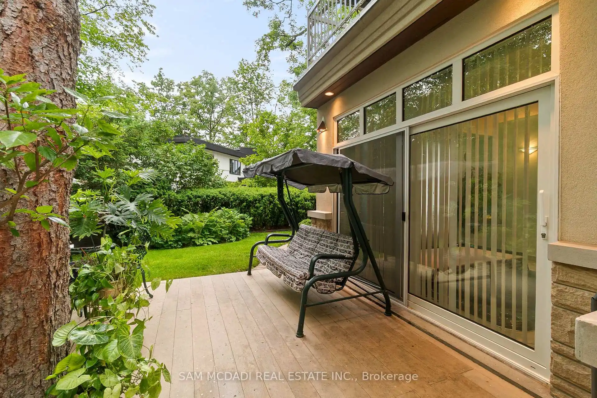 978 Tennyson Avenue, Mississauga (W12464431) – image 44