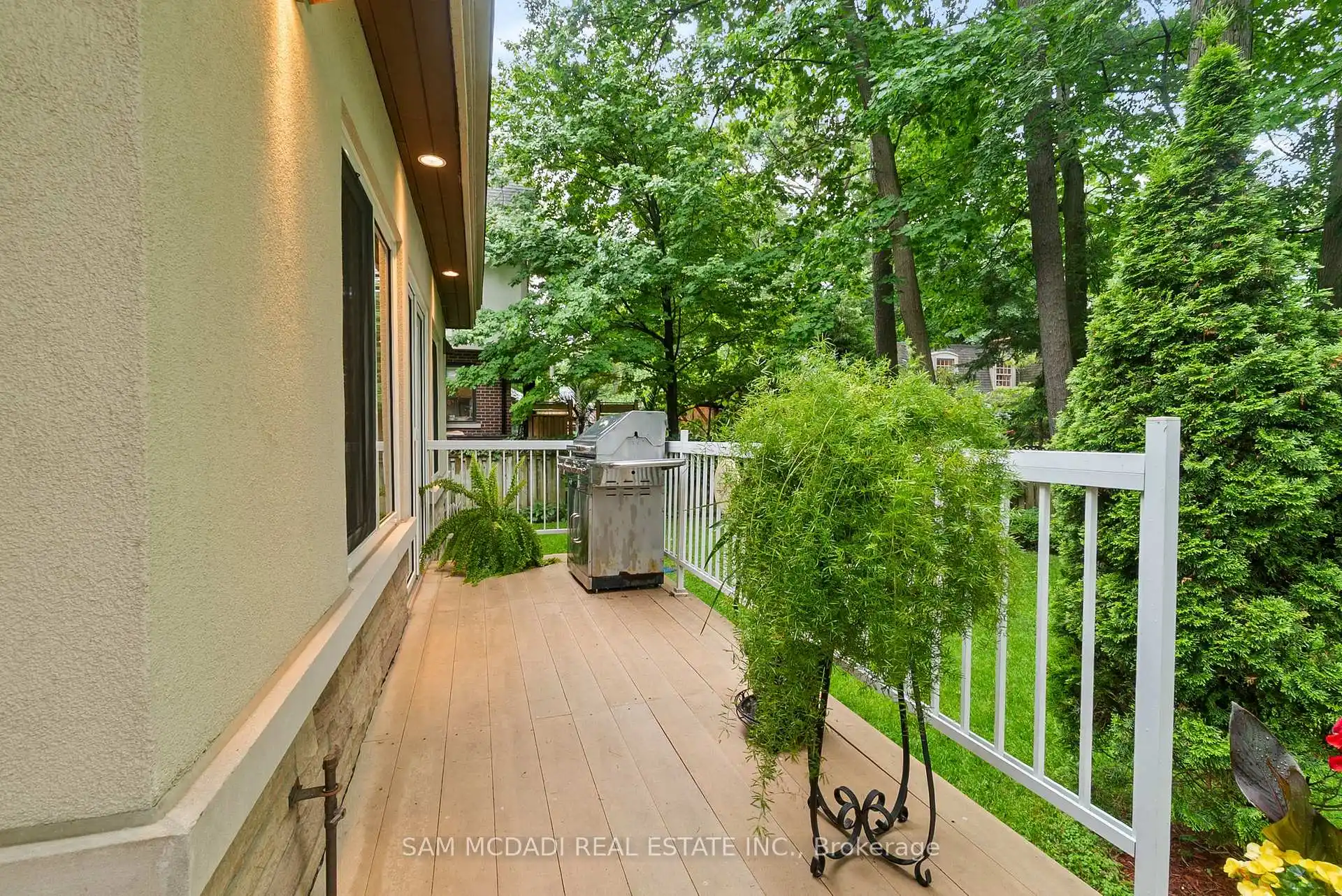 978 Tennyson Avenue, Mississauga (W12464431) – image 45