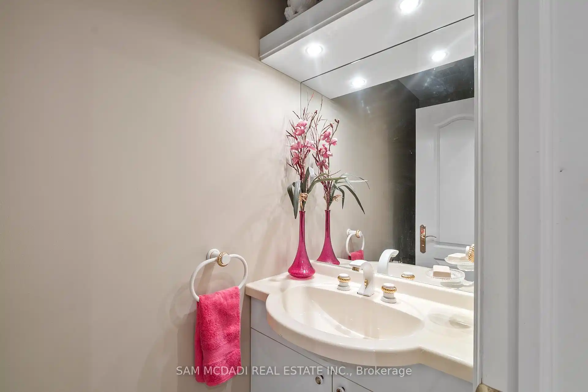 978 Tennyson Avenue, Mississauga (W12464431) – image 5