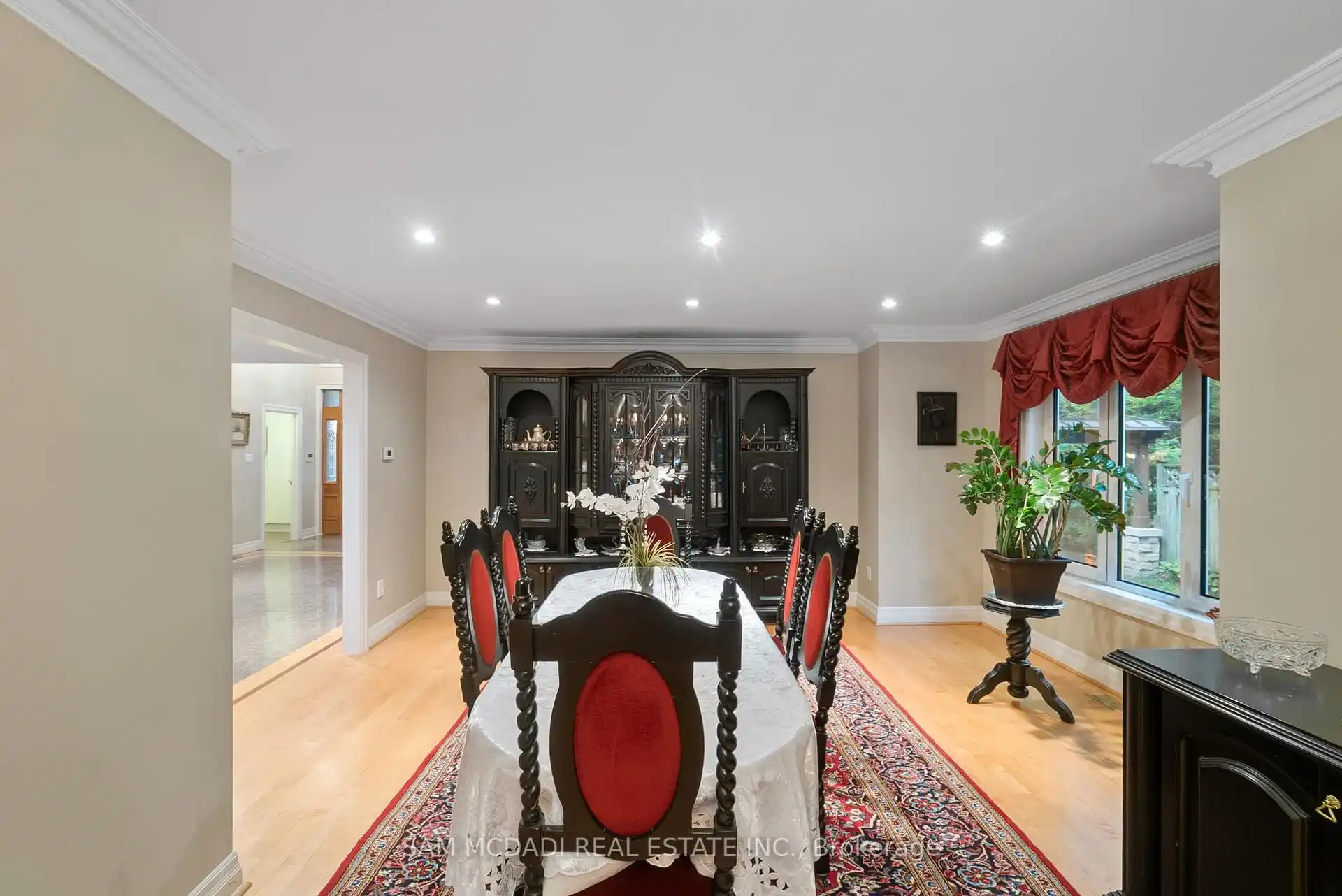 978 Tennyson Avenue, Mississauga (W12464431) – image 8