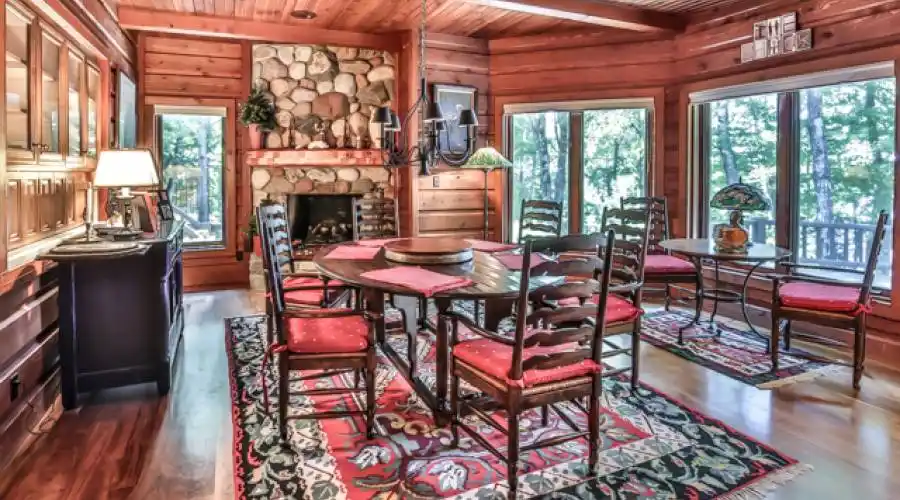 6335 Murphy Road,Land O Lakes,Wisconsin 54501,United States,6 Bedrooms Bedrooms,7 BathroomsBathrooms,Residential,Murphy Road,184134