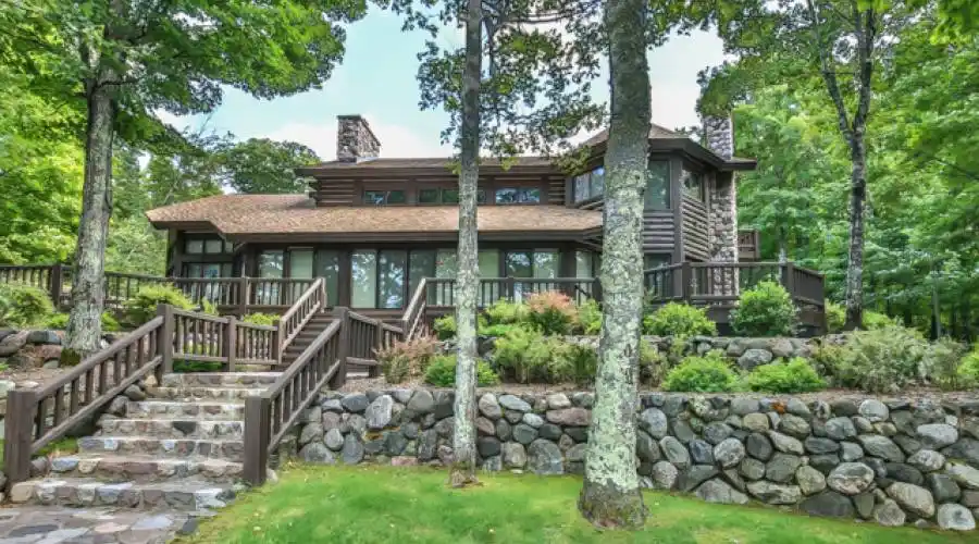 6335 Murphy Road,Land O Lakes,Wisconsin 54501,United States,6 Bedrooms Bedrooms,7 BathroomsBathrooms,Residential,Murphy Road,184134