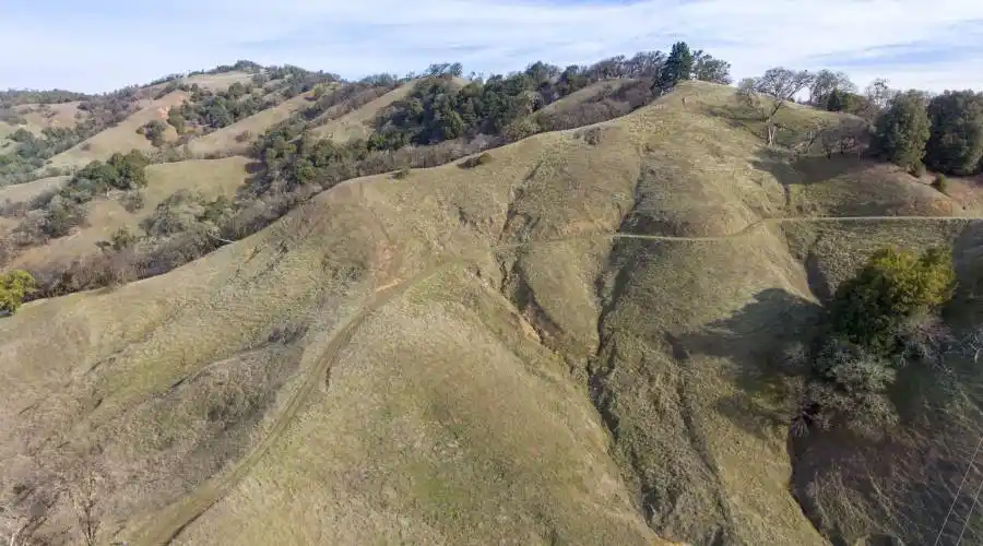 9140 Boonville Rd,Ukiah,California 95482,United States,Ranch,Boonville,185068