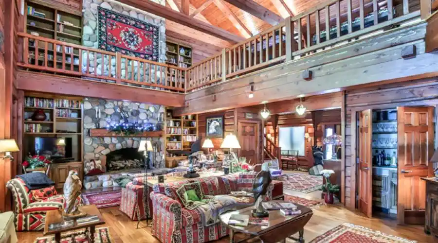 6337 Murphy Road,Land O Lakes,Wisconsin 54501,United States,6 Bedrooms Bedrooms,19 Rooms Rooms,7 BathroomsBathrooms,Residential,Murphy Road,185071